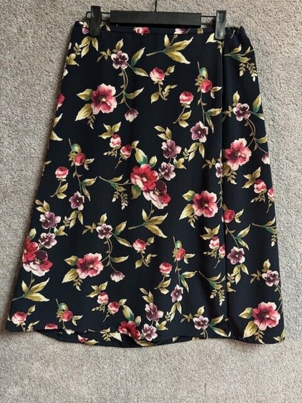 Vintage 90s Y2K Leslie Fay Skirt Size 12 Petite Dark Floral Cottagecore Grunge